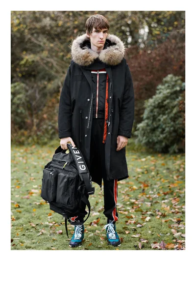 Look 28